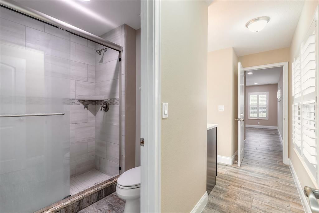 合同活跃: $749,000 (4 贝兹, 3 浴室, 3040 平方英尺)