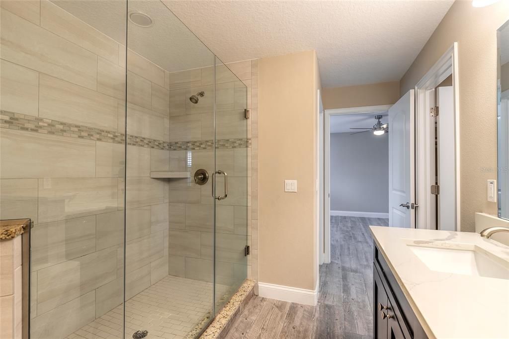 合同活跃: $749,000 (4 贝兹, 3 浴室, 3040 平方英尺)