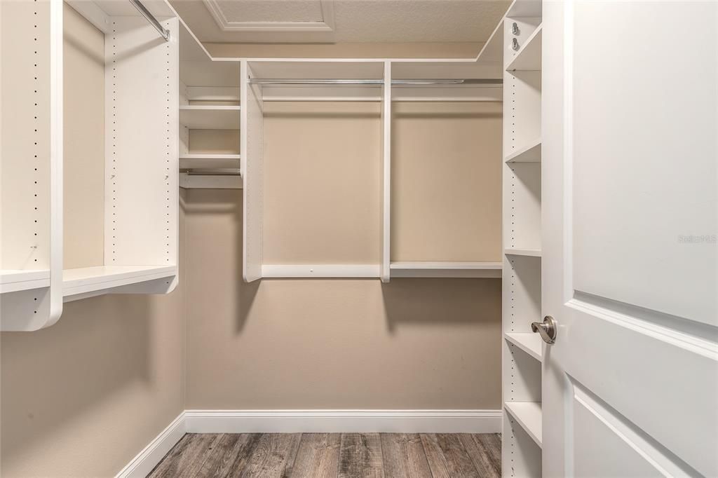 合同活跃: $749,000 (4 贝兹, 3 浴室, 3040 平方英尺)