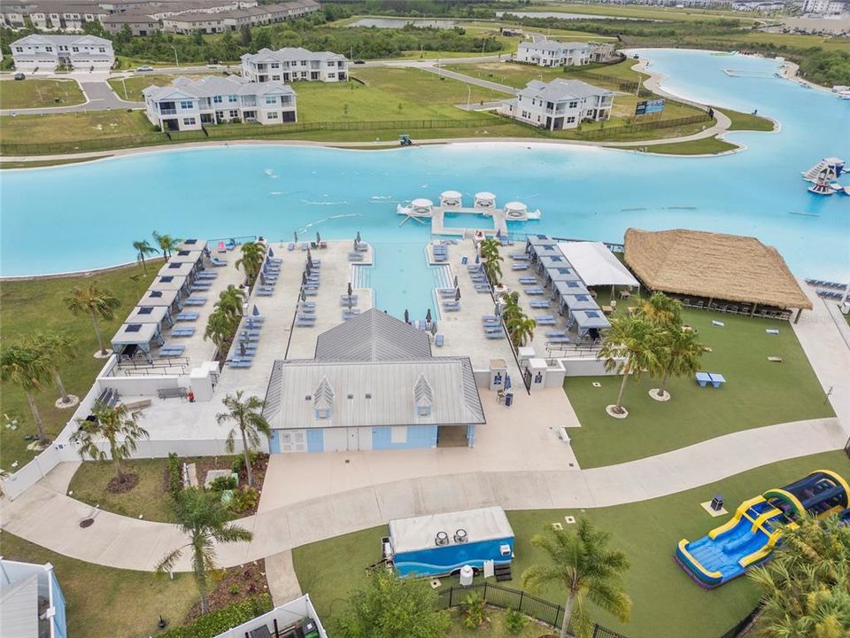 На продажу: $799,999 (6 спален, 3 ванн, 4190 Квадратных фут)