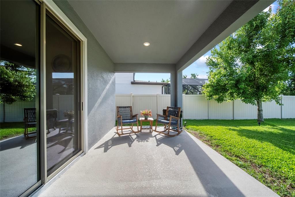 На продажу: $799,999 (6 спален, 3 ванн, 4190 Квадратных фут)