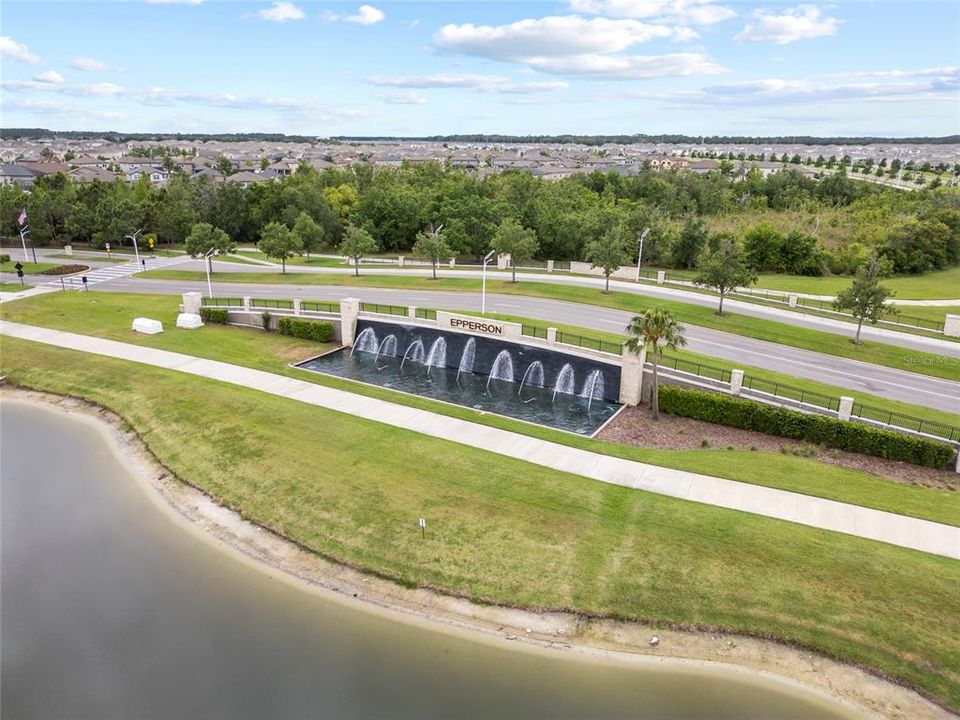 На продажу: $799,999 (6 спален, 3 ванн, 4190 Квадратных фут)