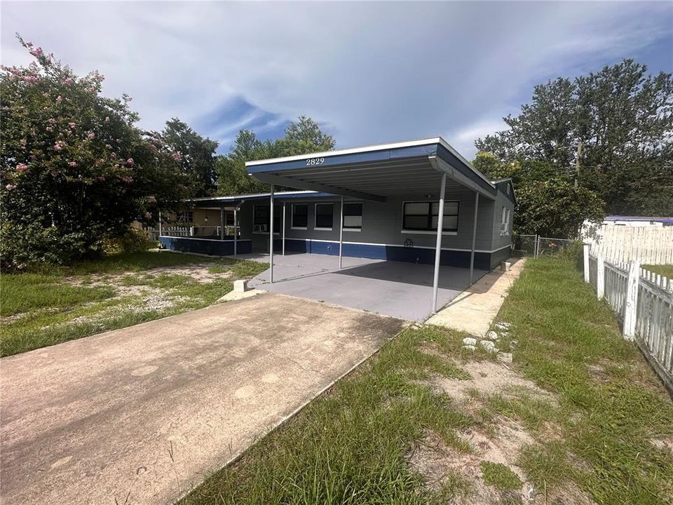 合同活跃: $200,000 (3 贝兹, 2 浴室, 1218 平方英尺)