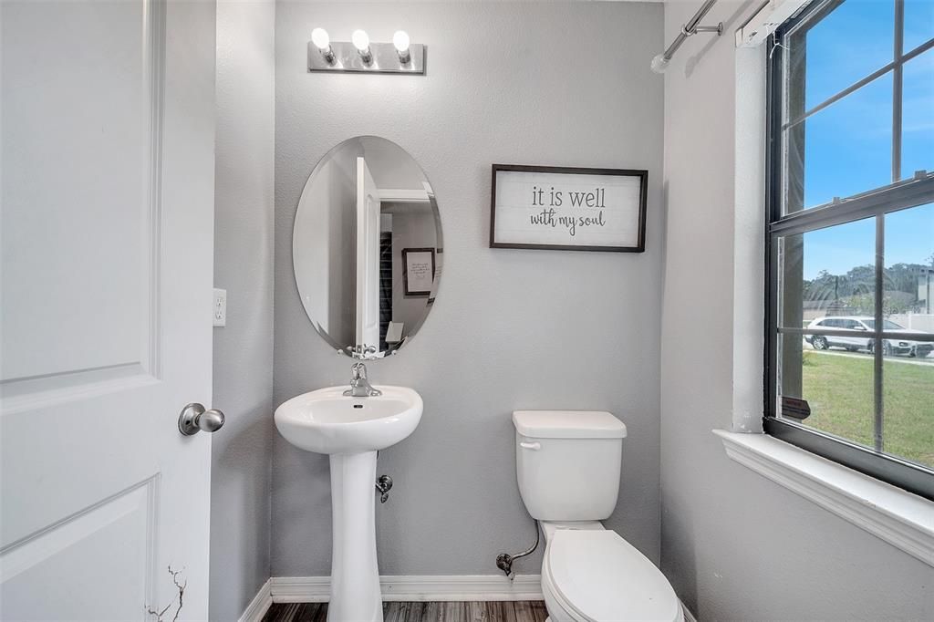 Под контрактом: $294,000 (3 спален, 2 ванн, 1681 Квадратных фут)