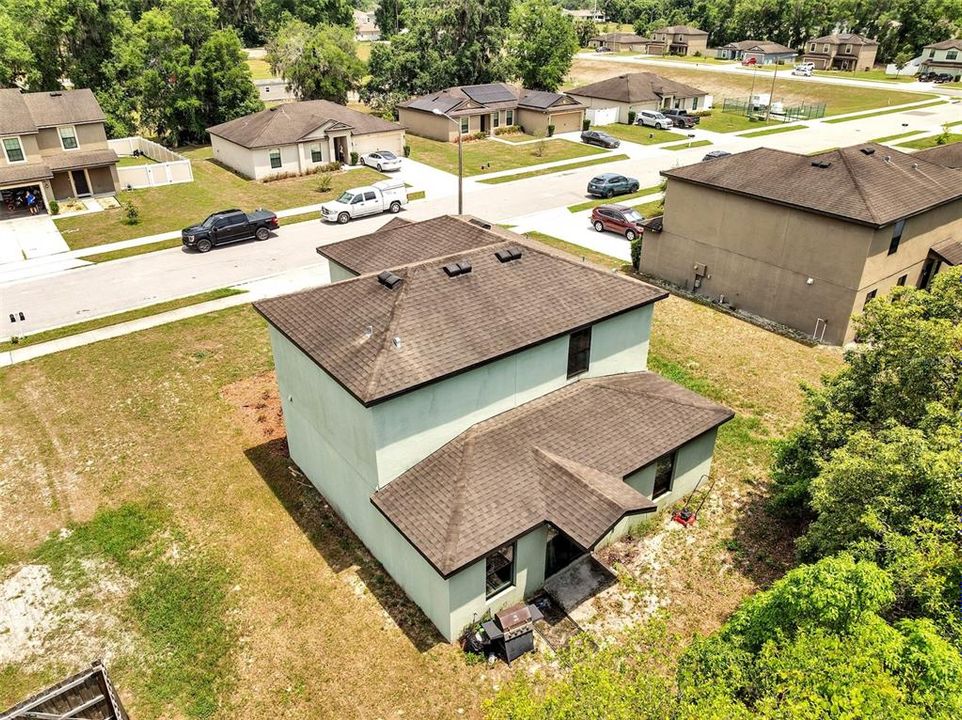 Под контрактом: $294,000 (3 спален, 2 ванн, 1681 Квадратных фут)