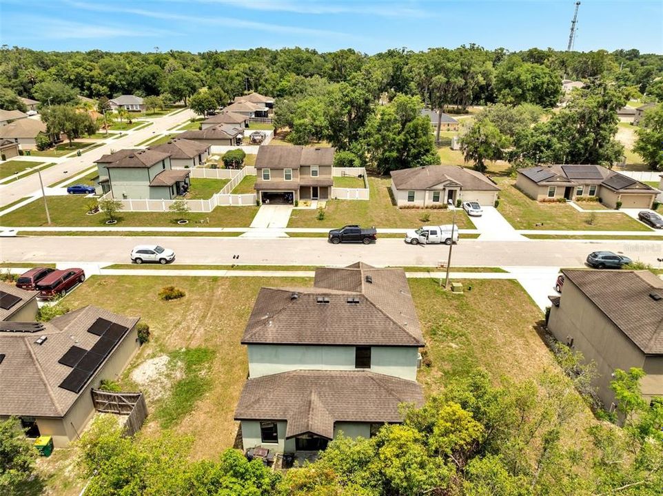 Под контрактом: $294,000 (3 спален, 2 ванн, 1681 Квадратных фут)