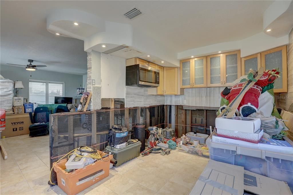 待售: $785,000 (4 贝兹, 0 浴室, 2992 平方英尺)