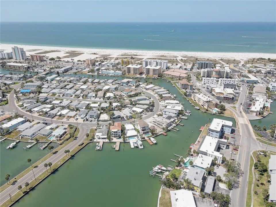 待售: $785,000 (4 贝兹, 0 浴室, 2992 平方英尺)