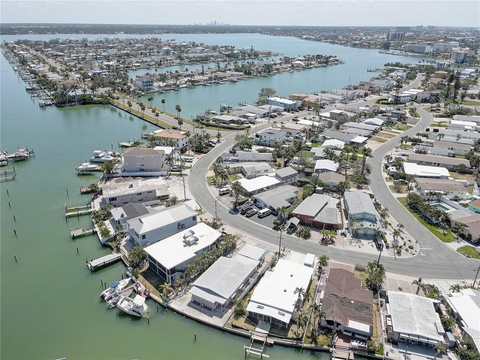 待售: $785,000 (4 贝兹, 0 浴室, 2992 平方英尺)