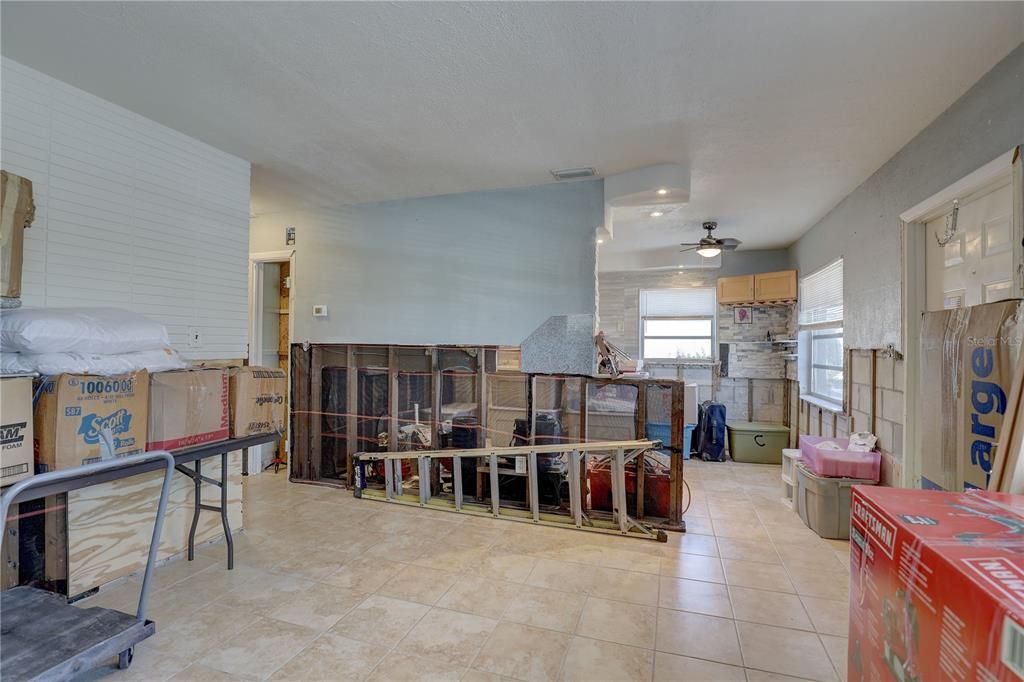 待售: $785,000 (4 贝兹, 0 浴室, 2992 平方英尺)