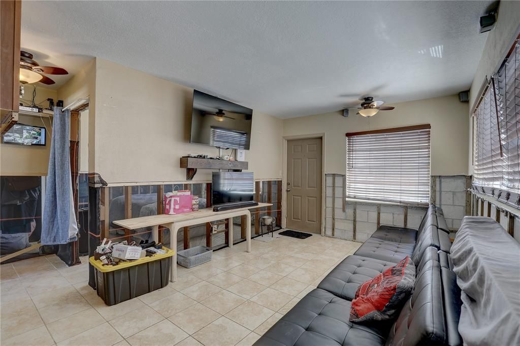 待售: $785,000 (4 贝兹, 0 浴室, 2992 平方英尺)