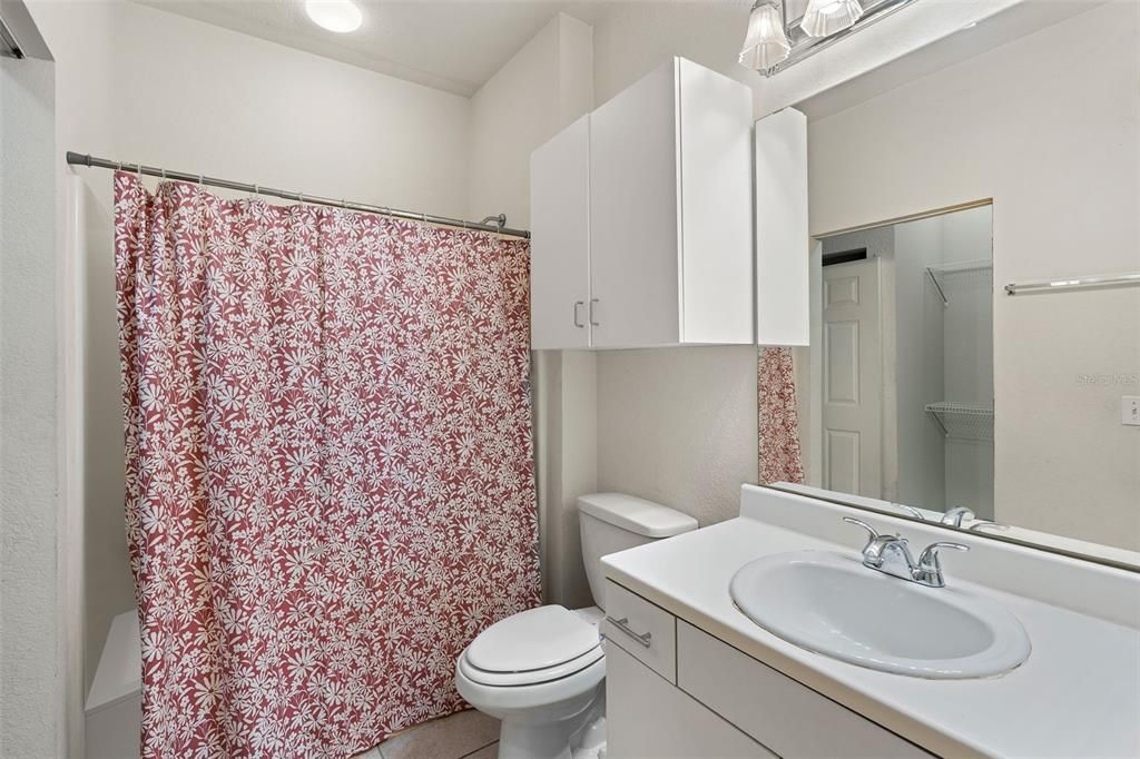 For Sale: $275,000 (2 beds, 2 baths, 1070 Square Feet)