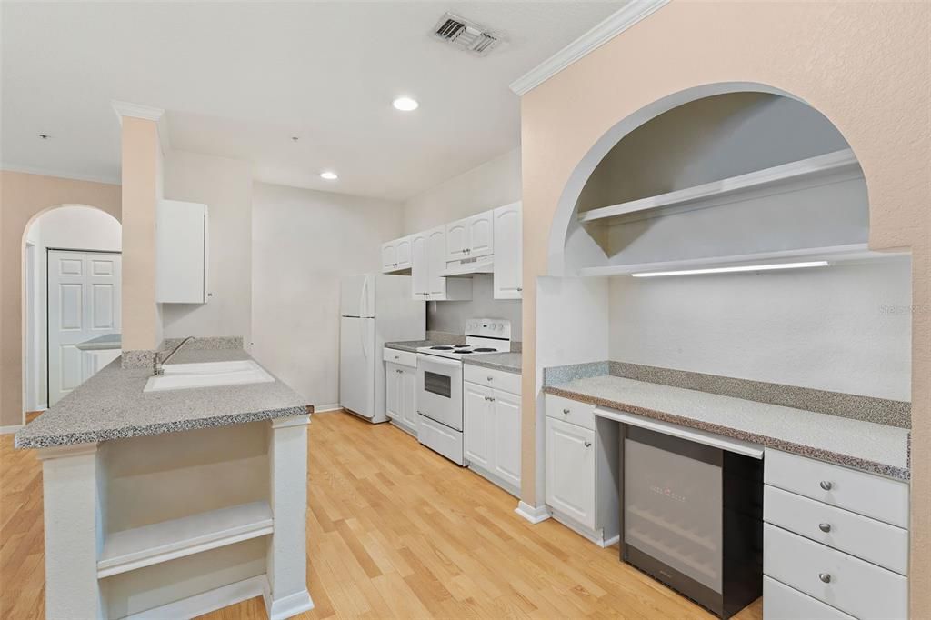 For Sale: $275,000 (2 beds, 2 baths, 1070 Square Feet)