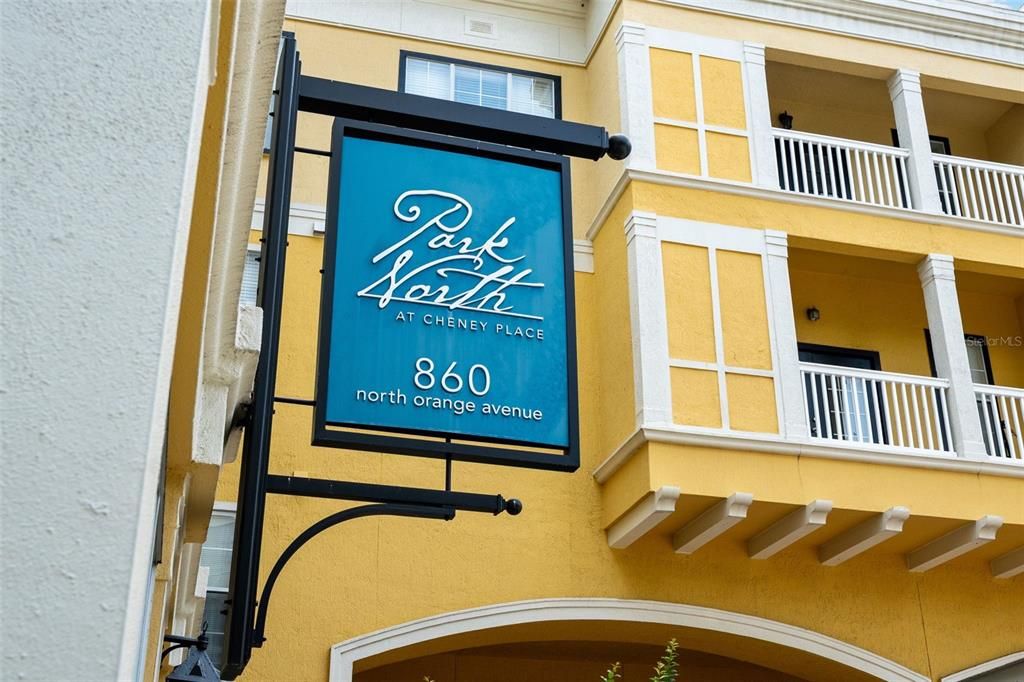 For Sale: $275,000 (2 beds, 2 baths, 1070 Square Feet)