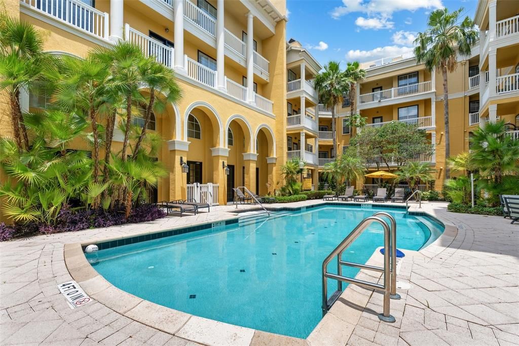 For Sale: $275,000 (2 beds, 2 baths, 1070 Square Feet)