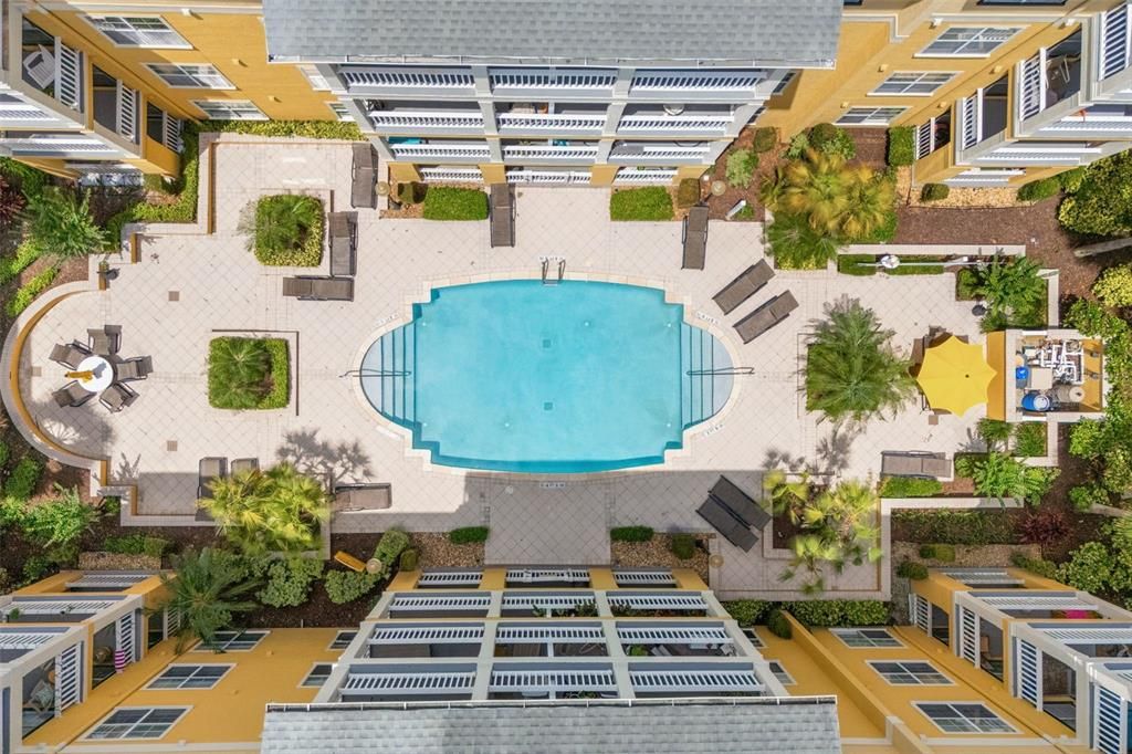 For Sale: $275,000 (2 beds, 2 baths, 1070 Square Feet)