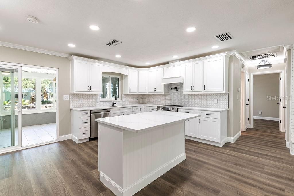 На продажу: $498,000 (3 спален, 2 ванн, 1322 Квадратных фут)