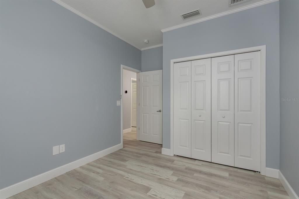 合同活跃: $699,000 (4 贝兹, 2 浴室, 1829 平方英尺)