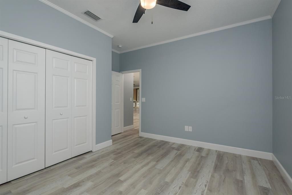 合同活跃: $699,000 (4 贝兹, 2 浴室, 1829 平方英尺)