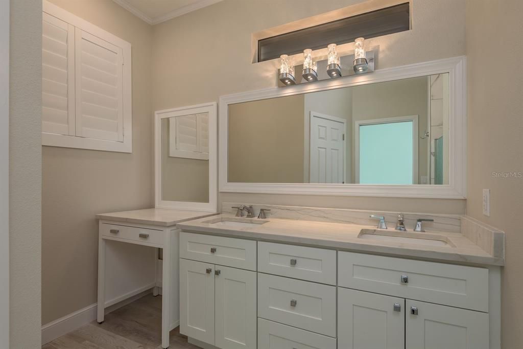 合同活跃: $699,000 (4 贝兹, 2 浴室, 1829 平方英尺)