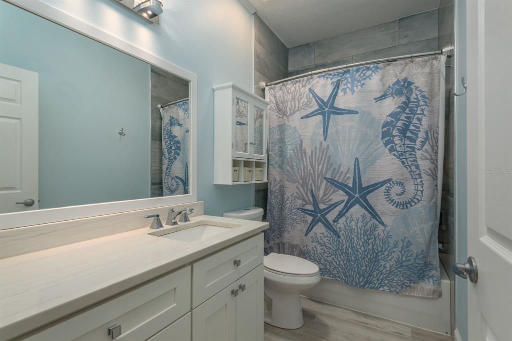 合同活跃: $699,000 (4 贝兹, 2 浴室, 1829 平方英尺)