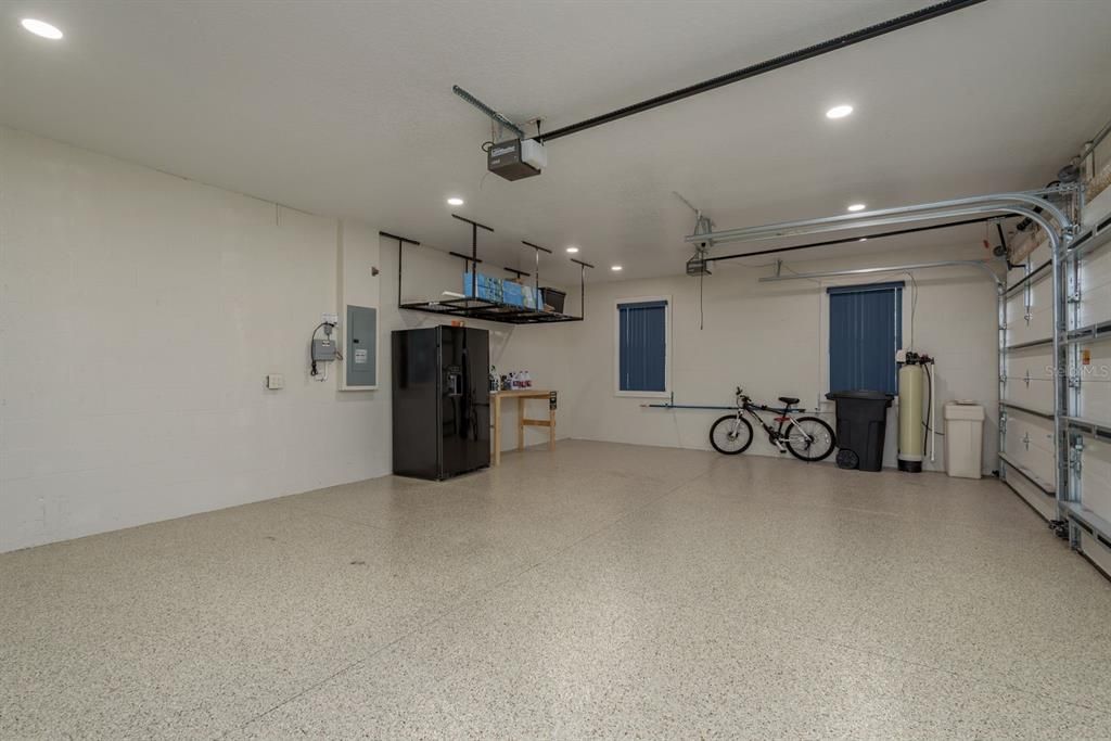 合同活跃: $699,000 (4 贝兹, 2 浴室, 1829 平方英尺)