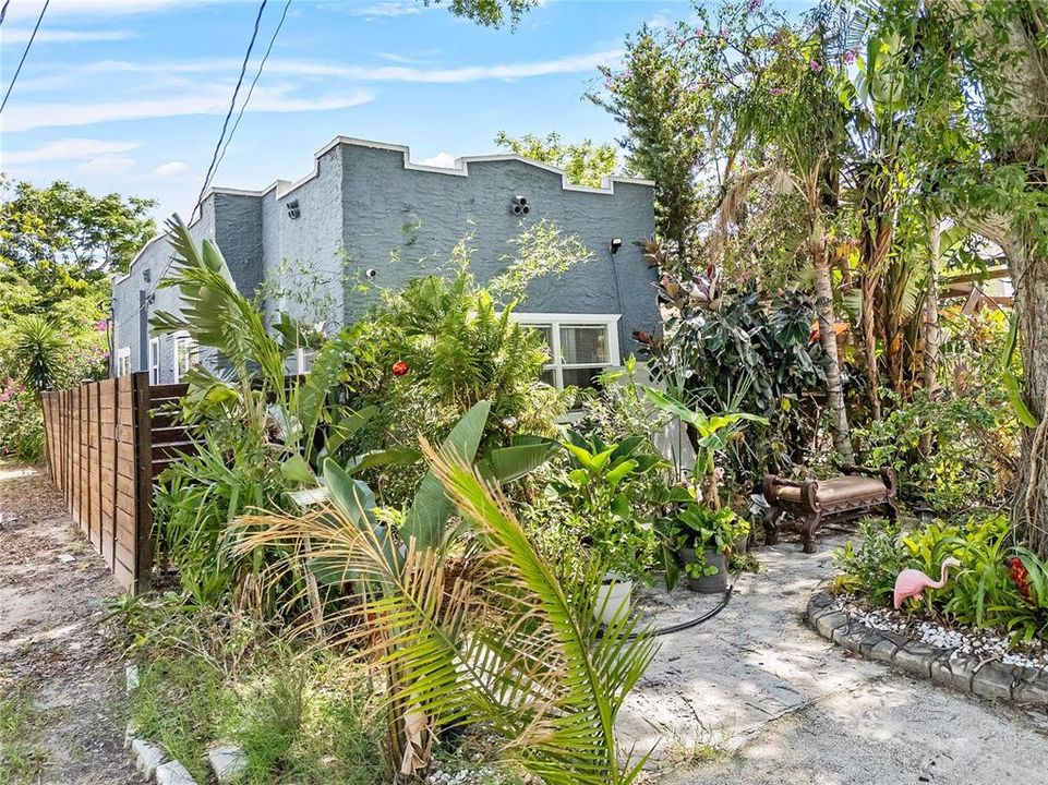 Recently Sold: $230,000 (4 beds, 3 baths, 1733 Square Feet)