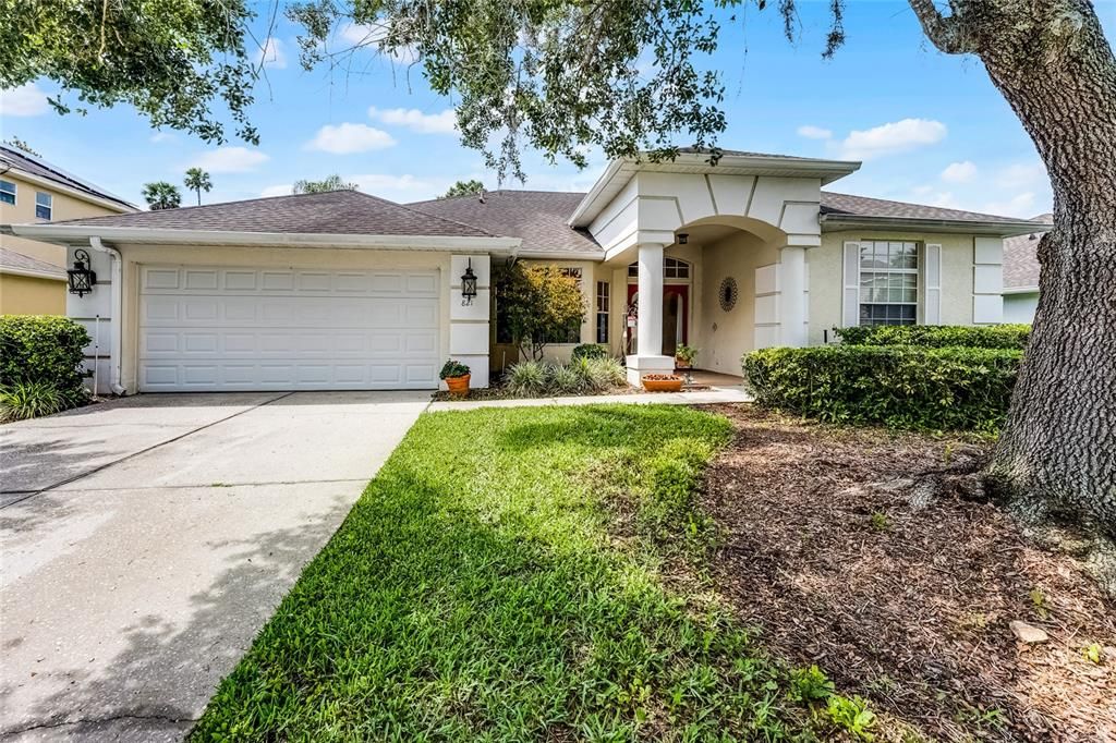 Activo con contrato: $555,000 (4 camas, 3 baños, 2361 Pies cuadrados)