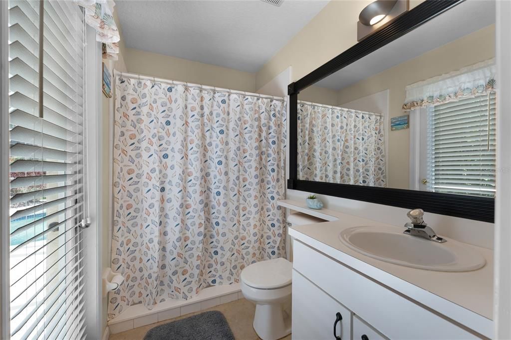 Activo con contrato: $555,000 (4 camas, 3 baños, 2361 Pies cuadrados)