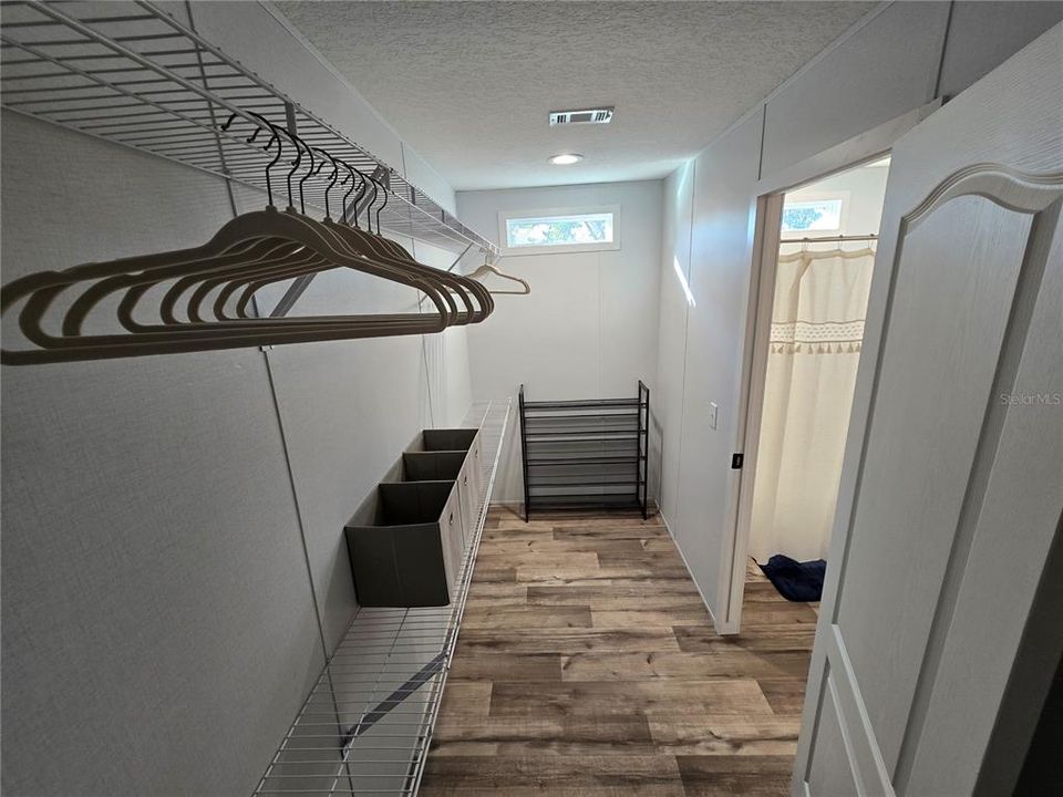 Active With Contract: $242,500 (3 beds, 2 baths, 1264 Square Feet)