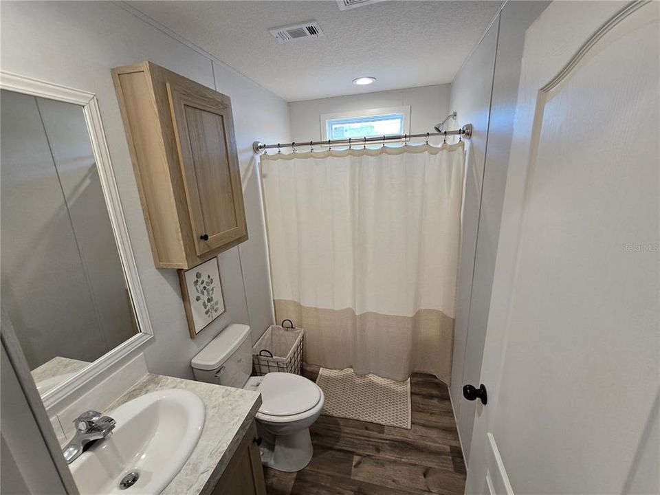 Active With Contract: $242,500 (3 beds, 2 baths, 1264 Square Feet)