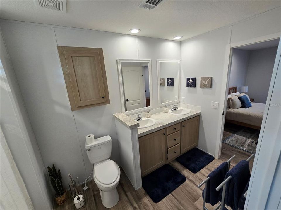 Active With Contract: $242,500 (3 beds, 2 baths, 1264 Square Feet)