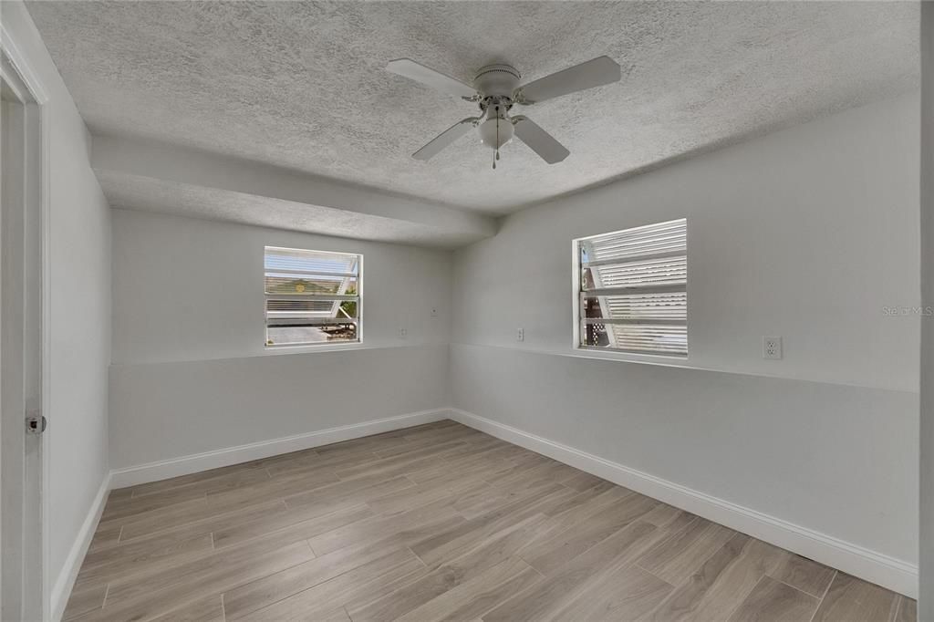 Active With Contract: $355,000 (3 beds, 1 baths, 1121 Square Feet)