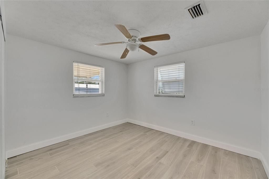 Active With Contract: $355,000 (3 beds, 1 baths, 1121 Square Feet)