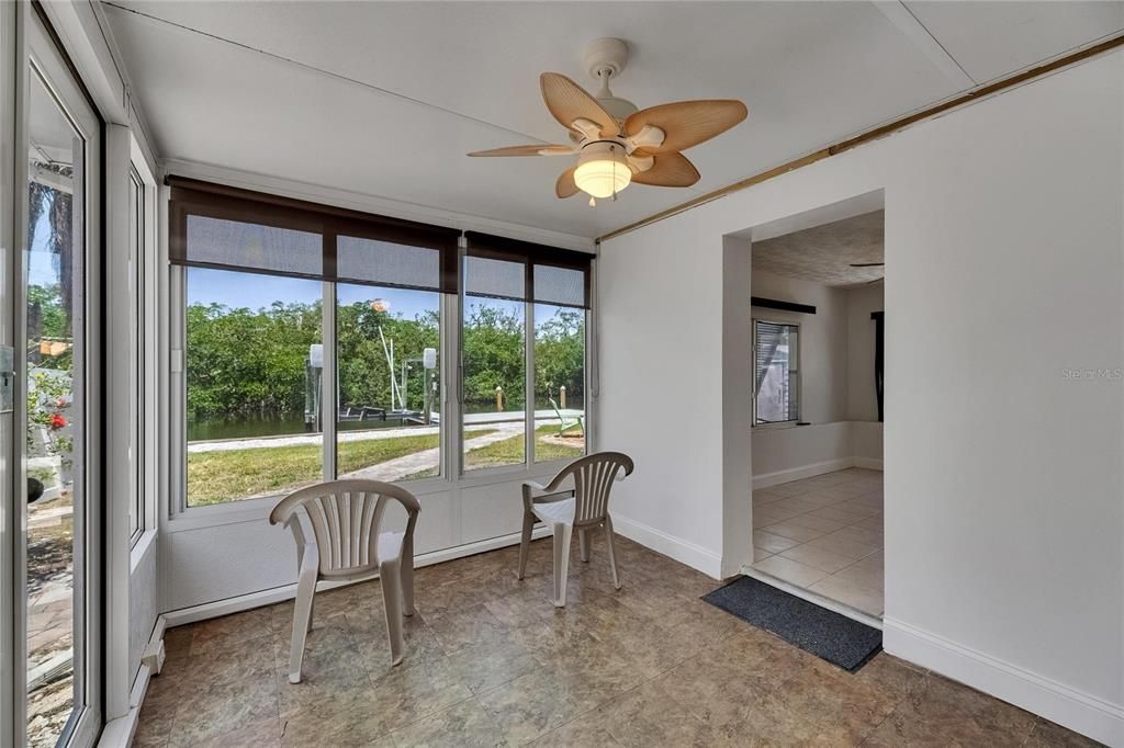 Active With Contract: $355,000 (3 beds, 1 baths, 1121 Square Feet)