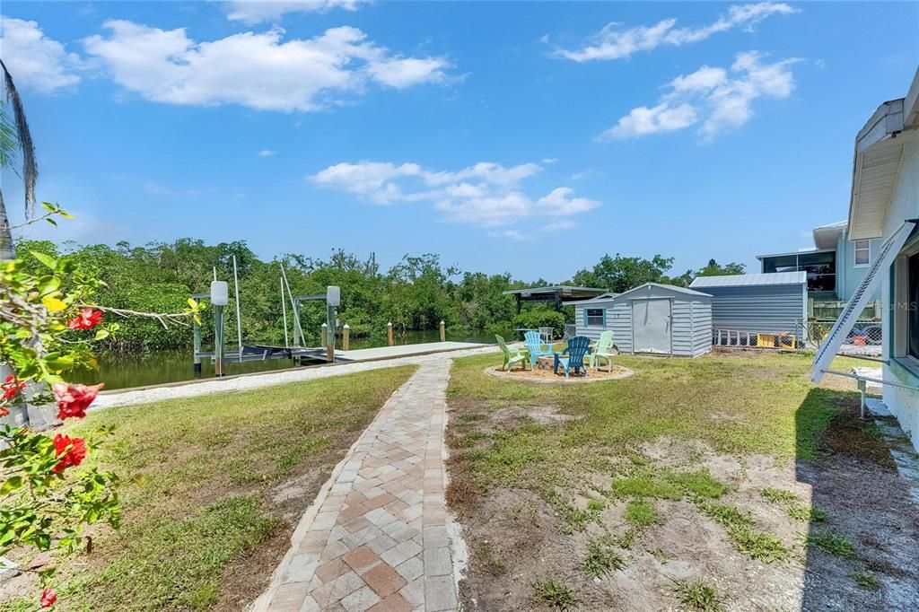 Active With Contract: $355,000 (3 beds, 1 baths, 1121 Square Feet)