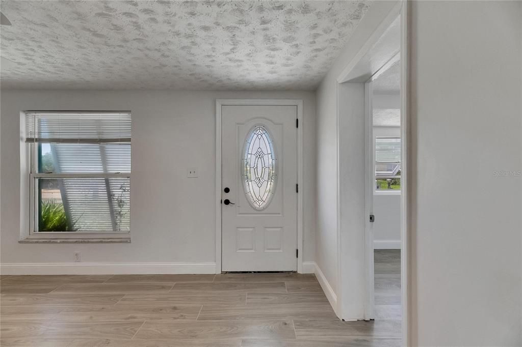 Active With Contract: $355,000 (3 beds, 1 baths, 1121 Square Feet)