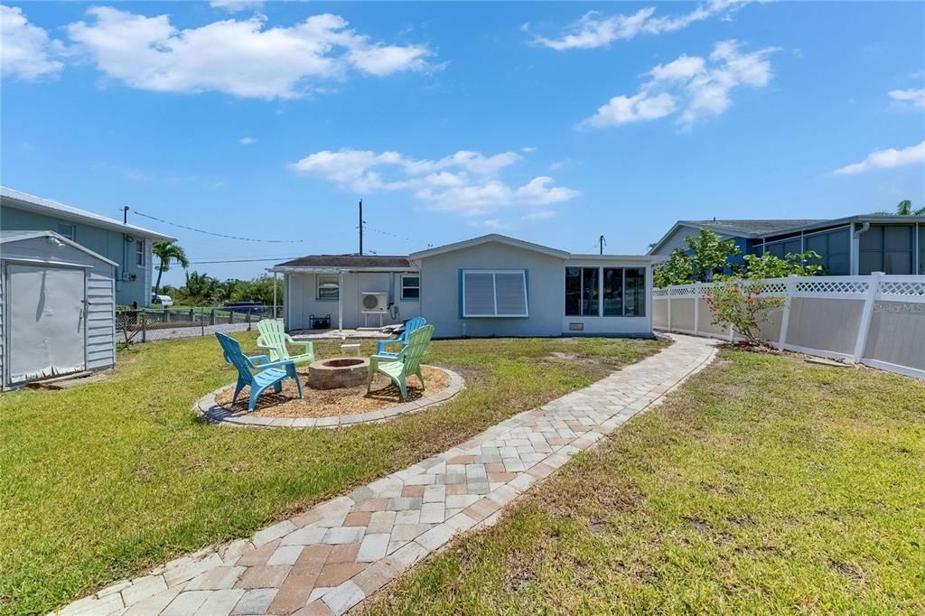 Active With Contract: $355,000 (3 beds, 1 baths, 1121 Square Feet)