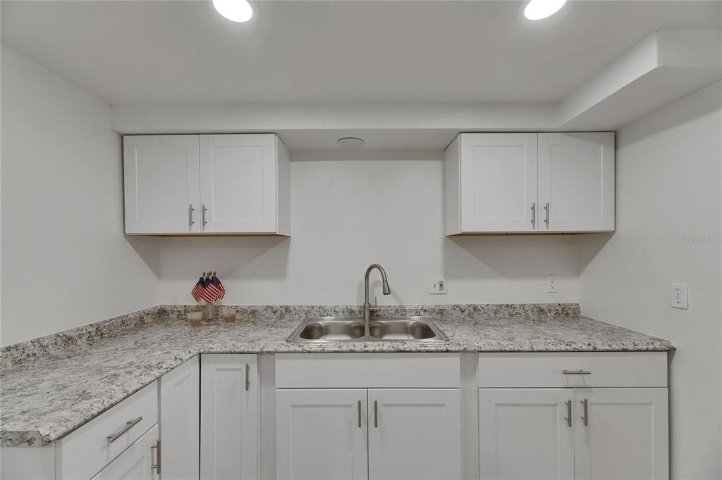 Active With Contract: $355,000 (3 beds, 1 baths, 1121 Square Feet)