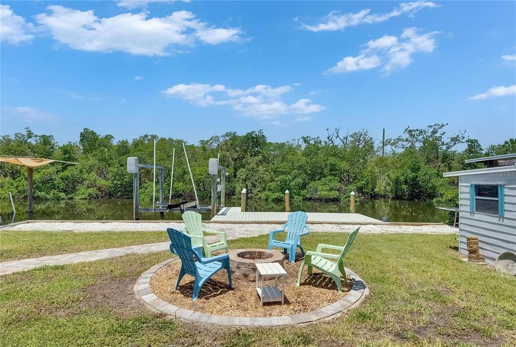 Active With Contract: $355,000 (3 beds, 1 baths, 1121 Square Feet)