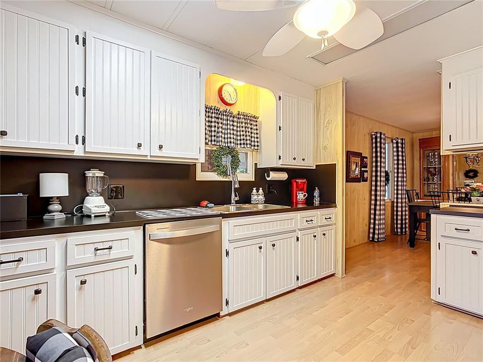 En Venta: $169,900 (2 camas, 2 baños, 1248 Pies cuadrados)