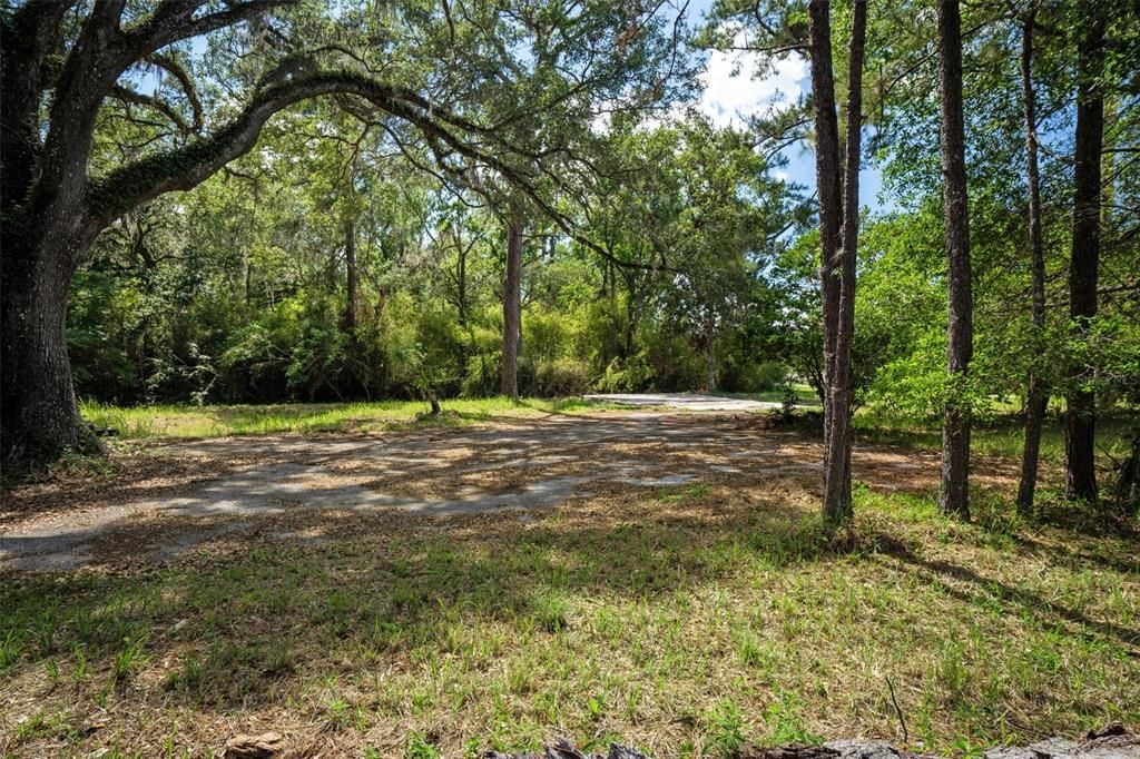 En Venta: $750,000 (2.20 acres)