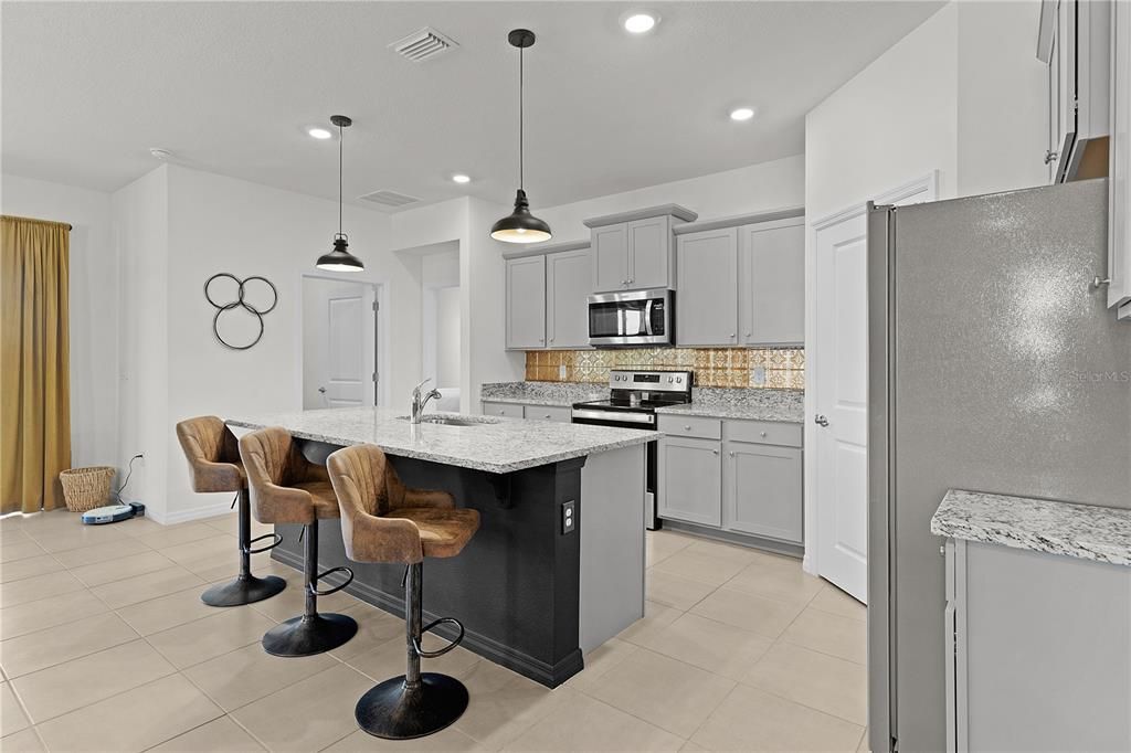 For Sale: $340,000 (3 beds, 2 baths, 1810 Square Feet)