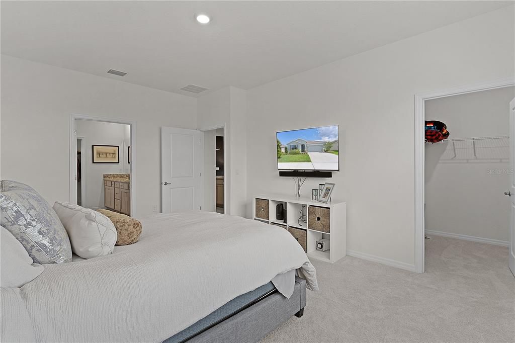 For Sale: $340,000 (3 beds, 2 baths, 1810 Square Feet)