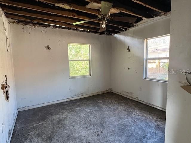 Active With Contract: $126,500 (3 beds, 1 baths, 979 Square Feet)