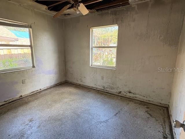 Active With Contract: $126,500 (3 beds, 1 baths, 979 Square Feet)