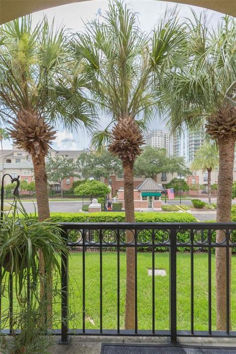 Active With Contract: $3,375 (2 beds, 2 baths, 1068 Square Feet)