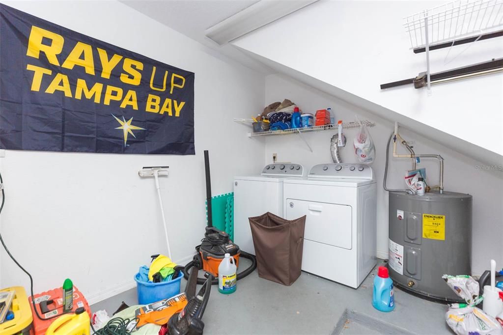 Active With Contract: $3,375 (2 beds, 2 baths, 1068 Square Feet)