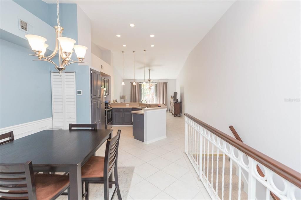 Active With Contract: $3,375 (2 beds, 2 baths, 1068 Square Feet)