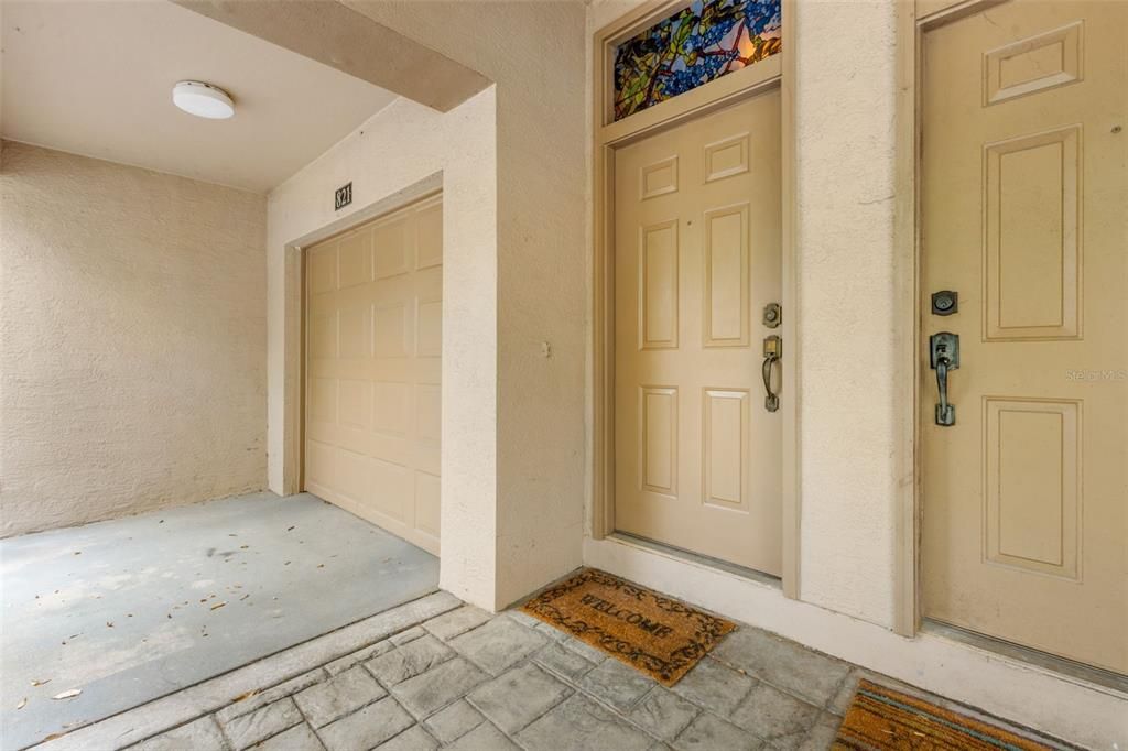 Active With Contract: $3,375 (2 beds, 2 baths, 1068 Square Feet)